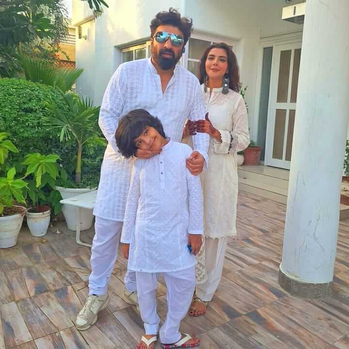 Nida Yasir Family Picture