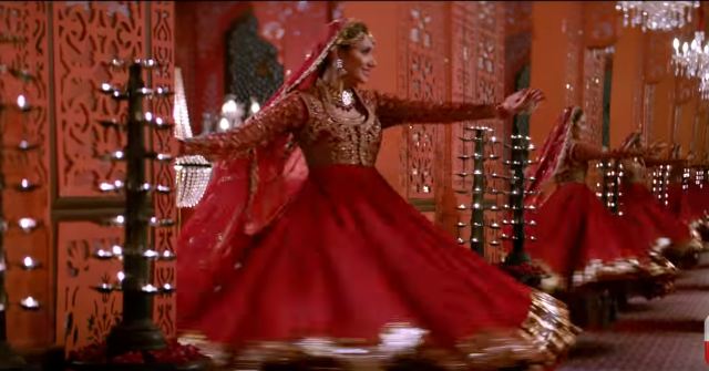 Mahira Khan wearing Umar Sayeed in Parey Hut Love