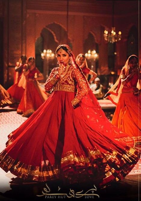 Mahira Khan red dress in parey hut love