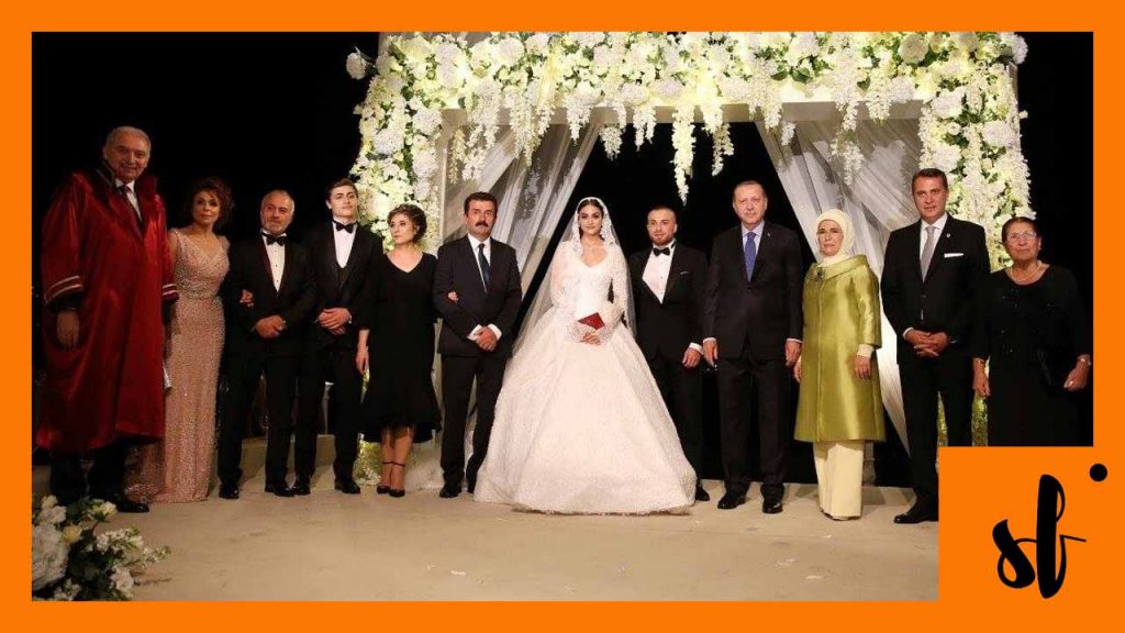 Pictures of Esra bilgic aka Halime Sultan go viral as Ertugrul Ghazi airs on PTV 23 26