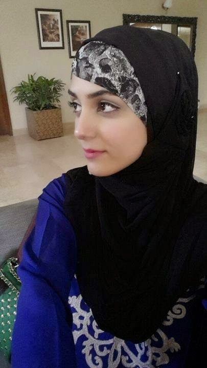 Famous Pakistani Actresses in Hijab shocked us! 4 maya ali hijaabb 1